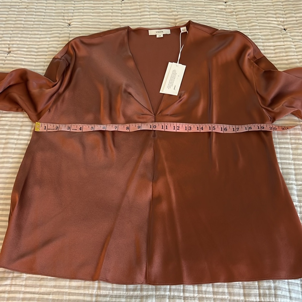 Vince terracotta silk blouse NWT - Picture 6 of 8